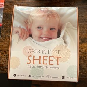 Crib fitted sheets